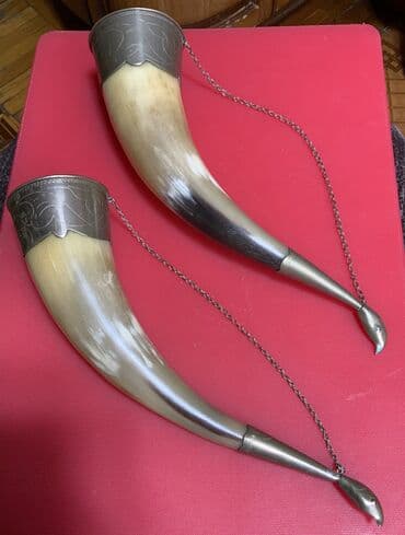 1) Təbii buynuzdan əl ilə hazırlanmış,cilalanmış və naxışlanmış,həm də