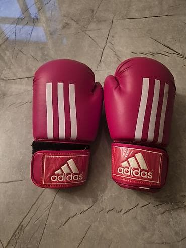 Adidas boks əlcəkləri satılır rela alıcıya endirim olunacaq. unvan — 2