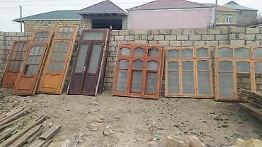 avtoyuma avadanliqlari: Qapilar 60 azn
100 azn
130 azn 
taxta qapi pencere 4edenn150 azn — 2