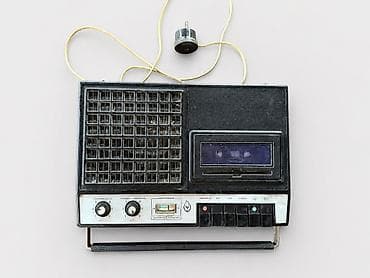 pleer: SSRİ dövrünə aid “Elektronika-301” portativ kasetli maqnitofon — 1