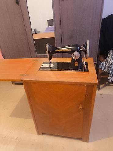 antik mebellər: Podolsk Mexaniki Zavodu (PMZ) istehsalı olan pedal (ayaqla idarə — 8