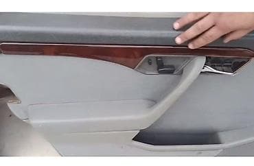 şitlər: Mercedes benz C230 ( Çeşka ) Mashin qapı döşəmələri (salon kartları) – — 1