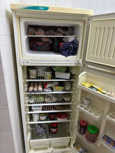 iki kameralı soyuducu: Stinol iki qapılı soyuducu - Üst kamera: dondurucu, rəfli quruluş — 4