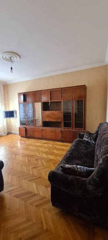 vasmoyda kirayə ev: Sumqayıt şəhəri,9cu mkrda,Araz marketin üstü 9 mərtəbəli binanın 4cü — 2