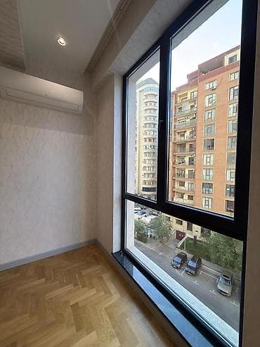 Mənzillər: Satılır 4 otaqlı yeni tikili 117 m², Gənclik m. Kateqoriya Yeni — 5