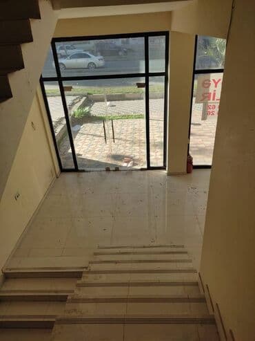 kiraye evler memar ecemi: Heyder eliyev prospektində mərkəzdə, 3 mərtəbəli, obyekt icareye — 7