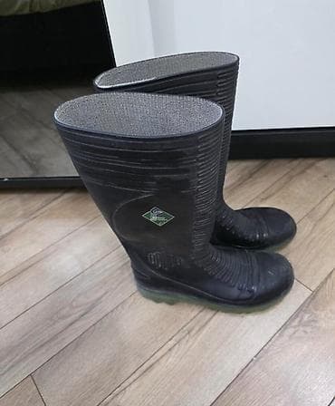 Su kecirmeyen ela botlar. Keçmişin potileridir. Lakin xalça