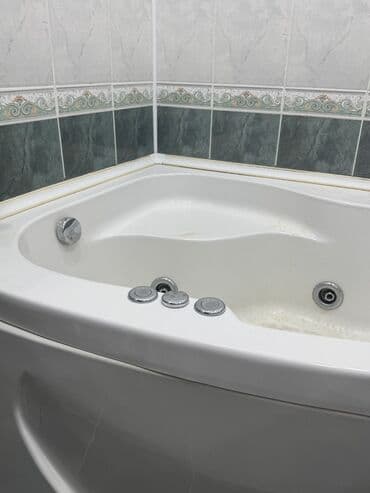 hamam ehmedli: Ağ rəngdə, küncə yerləşən, hidromasaj funksiyalı cakkuzi.en genis — 5