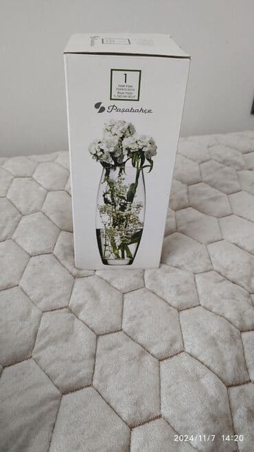 dekor soba: Bir vaza, Bogem şüşəsi — 2