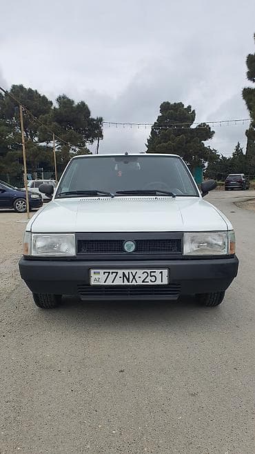 moped 49 cc: Tofaş Şahin sedan Xüsusiyyətlər: - Kuzov: 4 qapılı sedan, ağ rəng - — 1