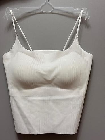 Ağ rəngli qadın topu – ince askılı, bədənə oturan modellə