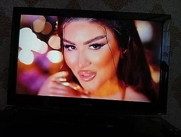 ev kamera: Samsung LCD televizor - Ekran diaqonalı: təxminən 108 düym (şəkillərə — 1