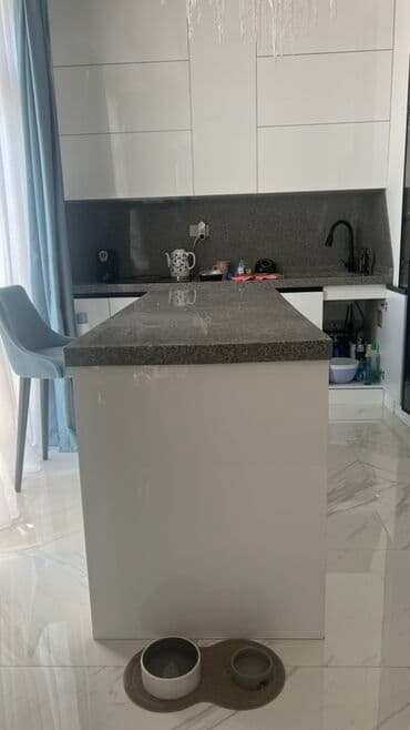 Termolar: 172x72x90 Mətbəx adası, dəzgah. Üstü qranit, cüzi çat var. 6 rəf — 3