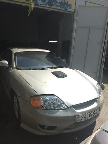 Hyundai Genesis: 2.7 l | 2005 il Kupe