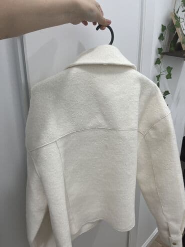 ağ sarocka: Zara muadil jaket rengi ekru rengidir razmer mene boyuk oldugu ucun — 2