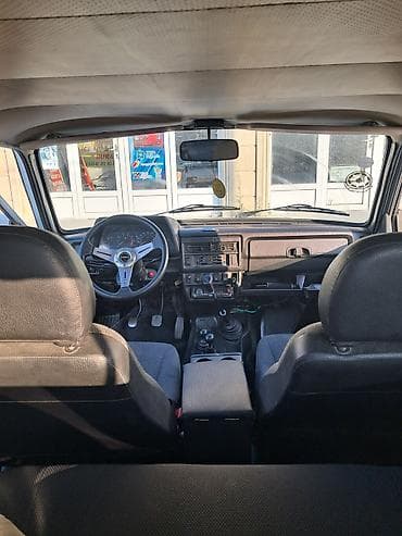 salon niva: Lada Niva (VAZ 2121) – ağ rəngli, 3 qapılı off-road SUV il 2012 — 3