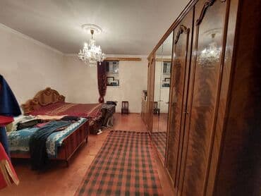 аренда квартир помесячно: 28 may metrosunun yaxınlığında 5 mertebeli binanın 1-ci mərtəbəsində — 5