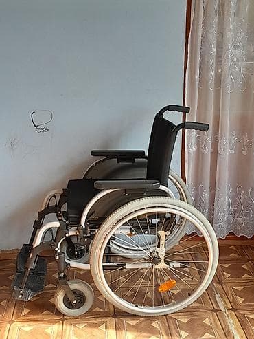 Təkərli kreslo – iki model 1) Aktiv istifadə üçün yüngül model -