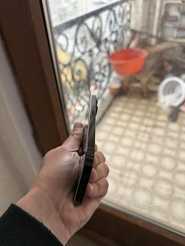 m2 macbook pro: IPhone 14 Pro, 128 GB, Qara, Zəmanət, Simsiz şarj, Face ID — 9