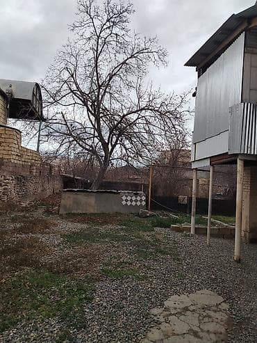 Yeni yenravan qesebesi 6 sot torpaq 2 metebe (köhne tikili ) 1 ci