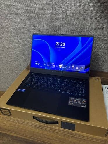 MSI: Ekran: 15.6" 3K OLED 120Hz Prosessor: Intel Core Ultra 5 125H — 4