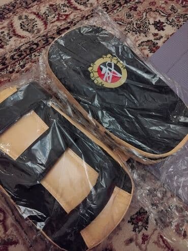 Шлемы: Məhsul: döyüş idmanları üçün zərbə yastığı (Thai pad) dəsti 1 ededi — 3