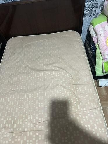 matraslar: Tək nəfərlik çarpayı və döşək dəsti 2 denedi. Biri 50 manaya - Ölçü — 3