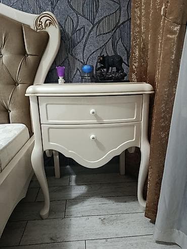 Klassik üslubda yataq otağı dəsti Komplekt: - Yumşaq kapitone — 4