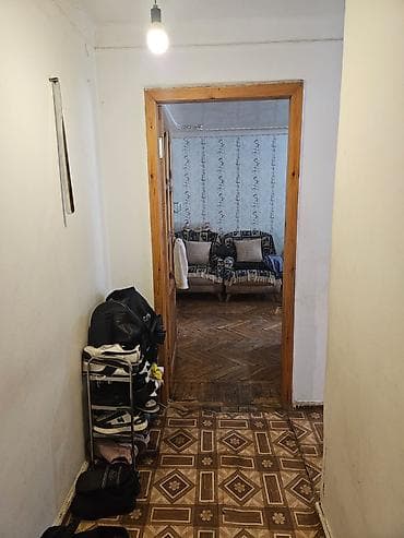 2 otaqlı mənzil — tam təchizatlı - Geniş və işıqlı zal: taxta parket — 7