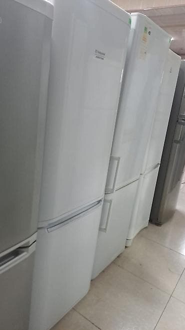 2 qapılı Hotpoint Ariston Soyuducu Satılır, rəng - Ağ