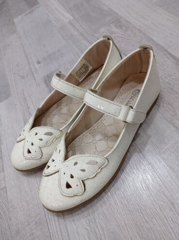 Pencəklər: Lc Waikiki tufli cox az geyilib. Qiymet sondur. Razmer 33 — 1