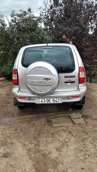 avto satış saytları: Chevrolet Niva: 1.7 l | 170000 km Ofrouder/SUV — 2