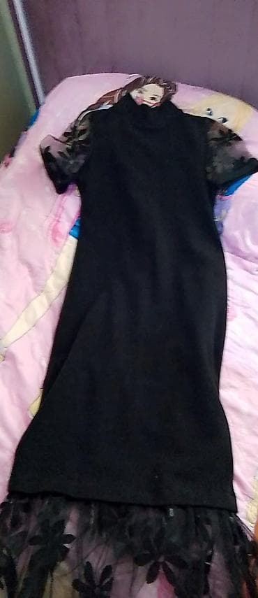 Qara rəngdə iki geyim dəsti 1) Midi uzunluqda qara don - Sadə, düz