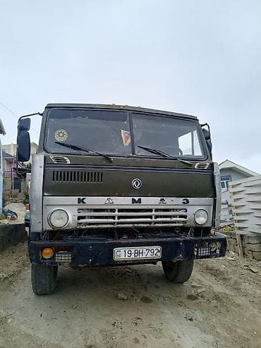 maşın qaldırıcı: KAMAZ dump maşını (samanlı kabin), yaşıl rəng. - Ön və yan ikili — 1
