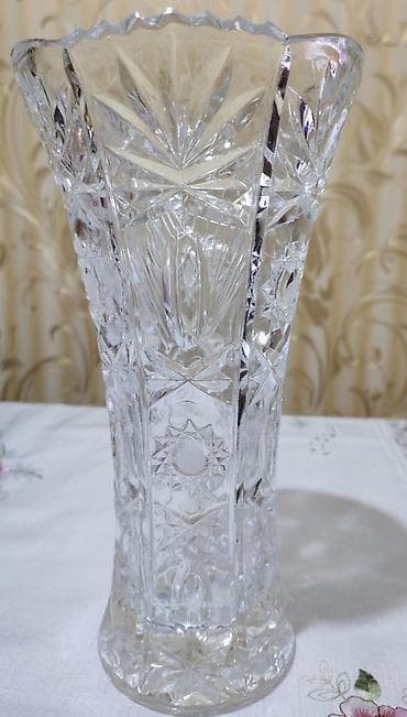 xrustal qab: Bir vaza, Xrustal — 2