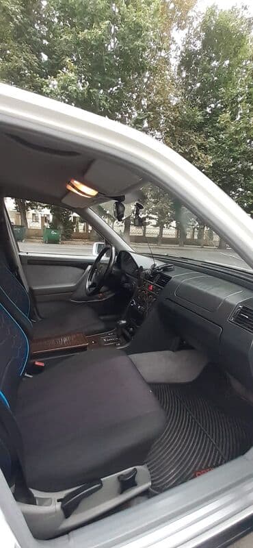 kupe maşınlar: Mercedes-Benz C 180: 1.8 l | 1996 il — 9
