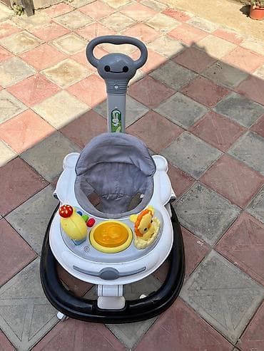 çəlik nədir: Uşaq gəzdiricisi / yürüteç - Rəng: ağ-qara baza, boz oturacaq - Arxa — 1