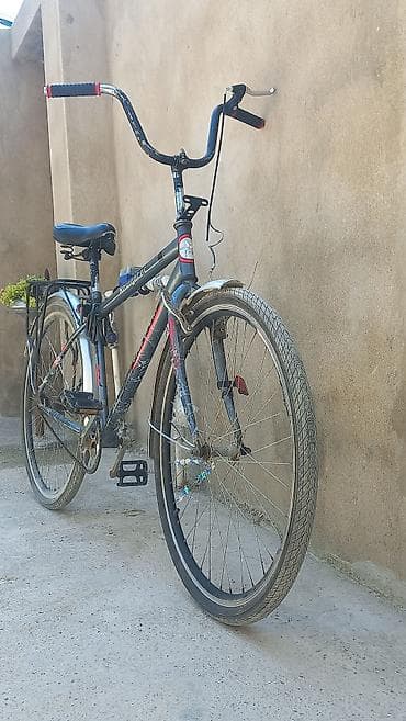 Şəhər tipli velosiped – 28” təkərli Xüsusiyyətlər: - Çərçivə: polad — 1