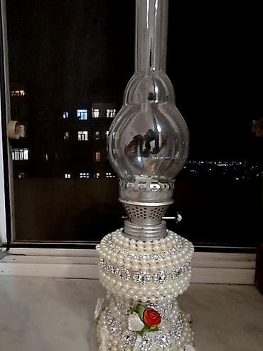 керосиновая лампа: Bəzəkli klassik kerosin lampası - Material: metal gövdə, şüşə kolba — 1