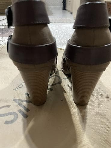 rezin botlar: Qadın botları – dabaqlı, tokalı - Model: qısa boğazlı bot - Rəng — 4