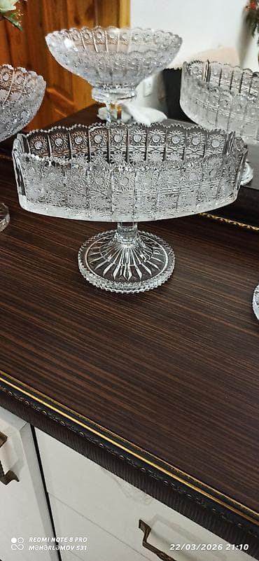 parnik satilir: Xrustal dəst gülqabı aleşindi 250 manat meyvə qabları 30 sm — 4