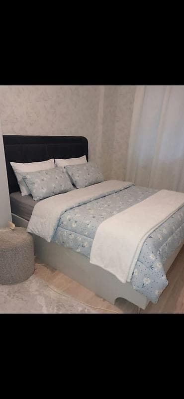 NigTaxt yeni alinib. Bazalidir. Matrasla birlikde 400azn. Matras — 1