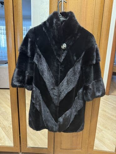 Kürklər: Norka kürkü, əla vəziyyətdə Tünd rəngli norka kürkü satıram. Xəz sıx — 1