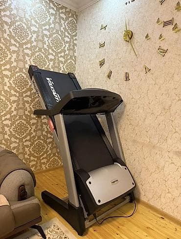 Maskalar, eynəklər: Volksgym brendinə məxsus qaçış zolağı, istifadəçilərə evdə məşq etmək — 3