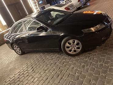 Honda Accord (7-ci nəsil) sedan - Kuzov: 4 qapılı sedan, qara rəng -