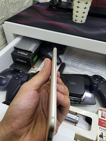 Xiaomi Mi A2, rəng - Qızılı, 
 İki sim kartlı — 3