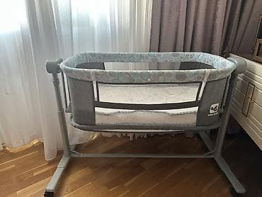 ana qucagi besik: Oğlan və qız üçün, İşlənmiş, Dördbucaq, Beşik, Dəstsiz, Matras ilə, Yellənmə mexanizmsiz — 1