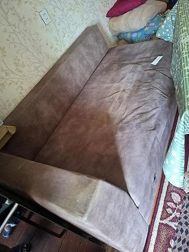Işlenmiş künc divan.heyeti olan ucun yaxsidi ki aparib yuyub — 1
