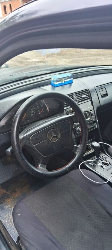 w202 suretler qutusu: Mercedes-Benz C‑Class (W202) sedan - Kuzov: 4 qapılı sedan, tünd mavi — 5