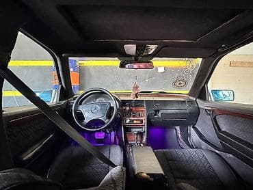 jiquli matoru: Mercedes-Benz C-Class: 1.8 l | 1994 il Sedan — 5